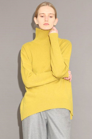 サクラ/SACRAのハーフウーステッドウールプルオーバー