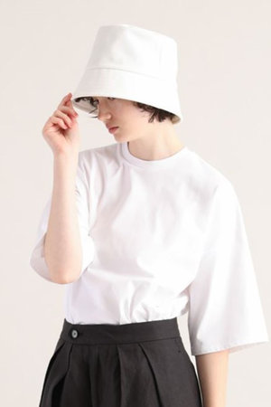 【新品】SACRA 半袖コットンカットソーTシャツ ホワイト SACRA(サクラ)｜コットンプリントカットソー/ホワイト の通販