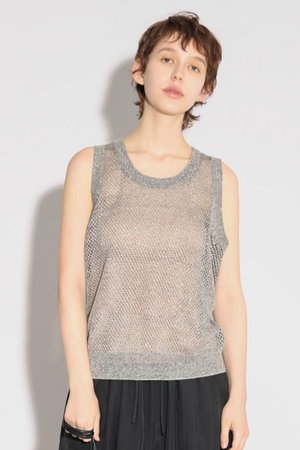 サクラ/SACRAのグロッシーリネンオープンワークノースリーブ