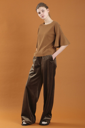 サクラ/SACRAのハーフミラノラッフルニットプルオーバー