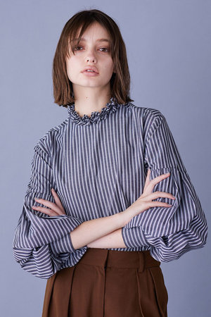 マリリンムーン/MARILYN MOONのタックフリルボリュームスリーブブラウス