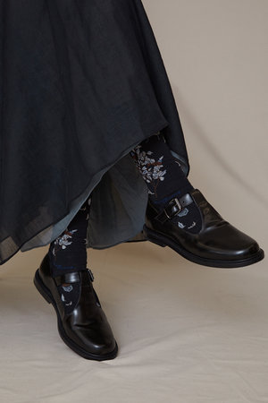 WIND AND ACORN TREE ソックス