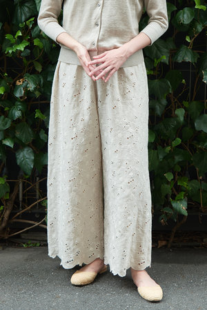 プリスティン/PRISTINEのフラワーエンブパンツ(110600/110601)