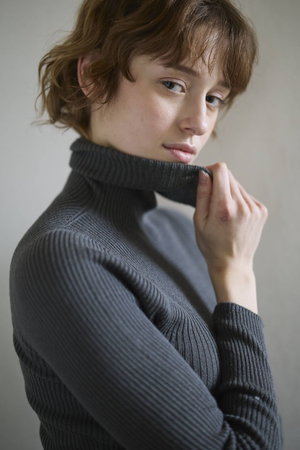 ナナデェコール/nanadecorのシルクエアリータートルネックトップス(111000/111001)