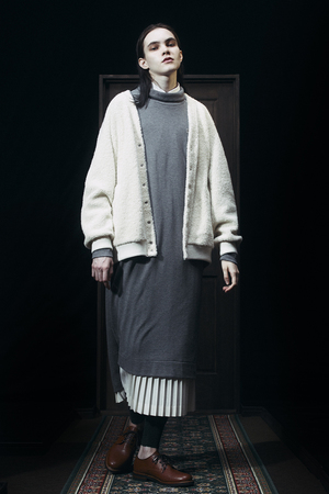 ループパイルウールジャージーV-ネックカーディガン