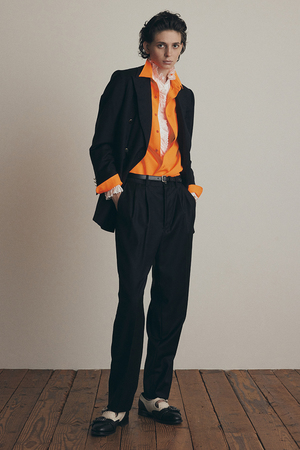 【SCYE BASICS】SUPER120’S ウールサージテーパードパンツ