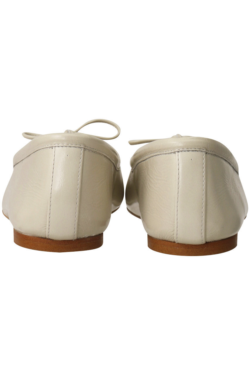 Chembur チェンバー スタッズ付きスクエアトゥバレエシューズ アイボリー の通販 Elleshop エル ショップ