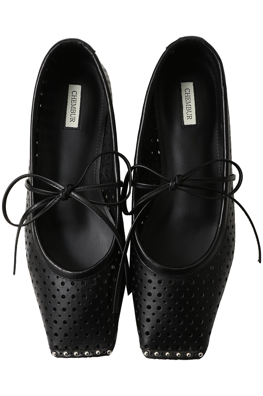 チェンバー/CHEMBURのスクエアトゥパンチングリボンフラットシューズ(ブラック/C61003-01)