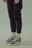 【UNISEX】【23.65】V2 ダットスニーカー