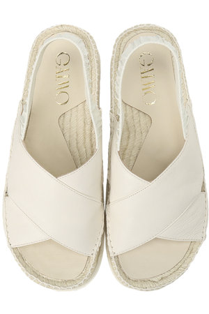 エスメラルダ/Esmeraldaの【GAIMO】クロスベルトサンダル(130200/130203)