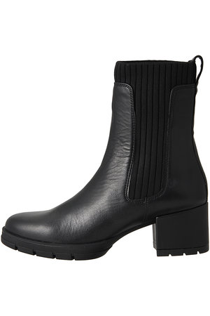 エスメラルダ/Esmeraldaの【UNISA】サイドリブニットショートブーツ(130300/130301)