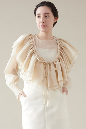 マルティニーク/martiniqueのラッフルストールオーガンブラウス(110400/110403)