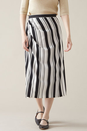 マルティニーク/martiniqueのサイドタックスカート(110700/110702)