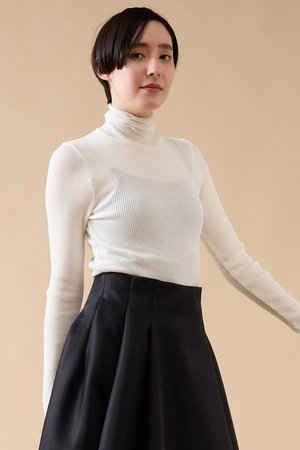 マルティニーク/martiniqueのコットンシルクハイネック(110300/110301)