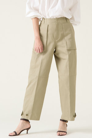 マルティニーク/martiniqueのクリーンチノカーゴパンツ(110600/110605)