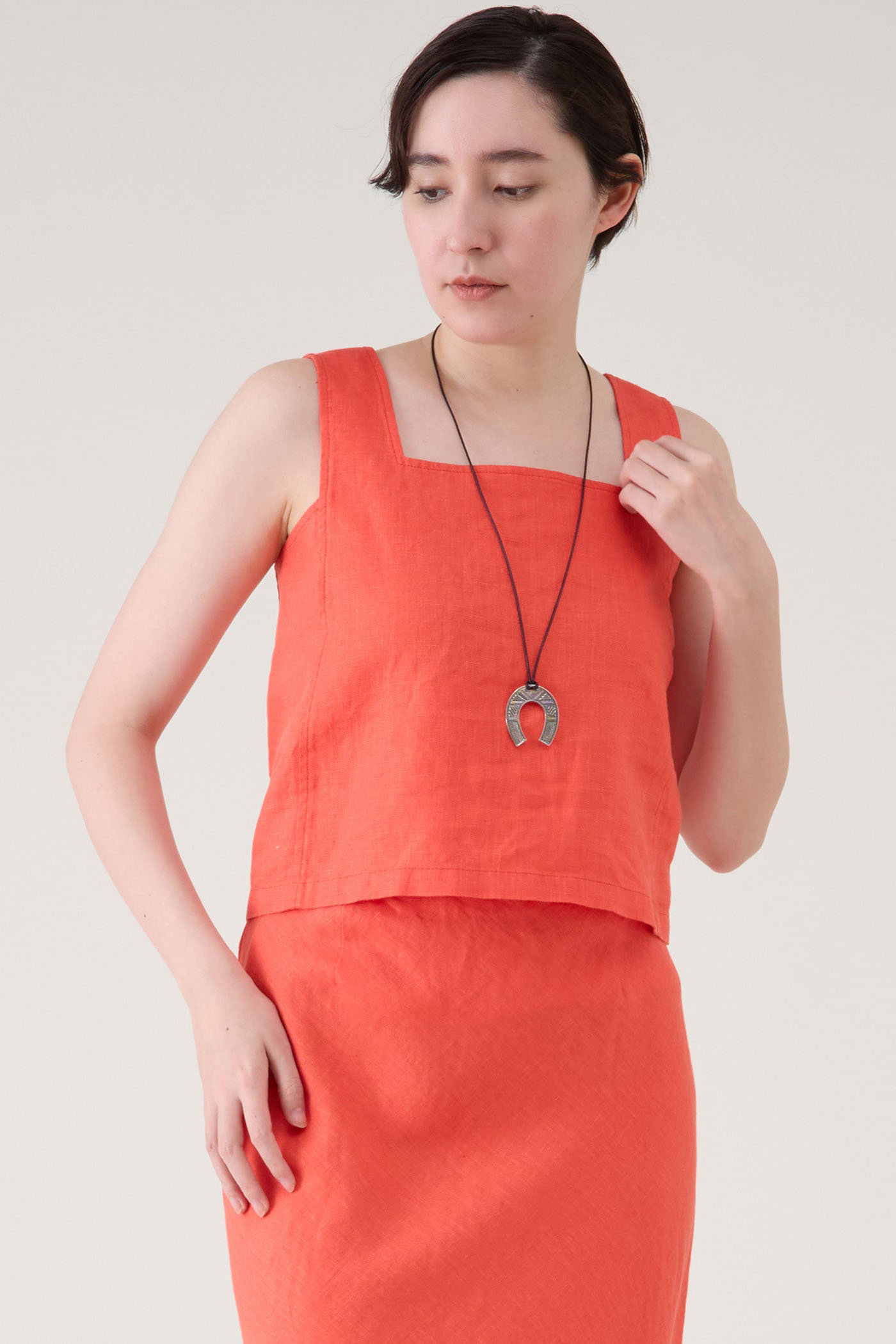 martinique ウォッシュリネンノースリーブブラウス(セットアップ可) (レッド, F) マルティニーク ELLE SHOP martinique ウォッシュリネンノースリーブブラウス(セットアップ可) (レッド, F) マルティニーク ELLE SHOP
