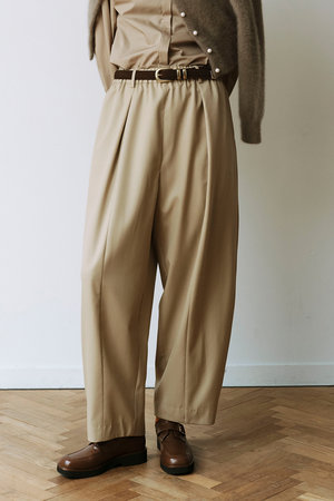 マルティニーク/martiniqueの【予約販売】梳毛ギャババレルパンツ(110600/110601)