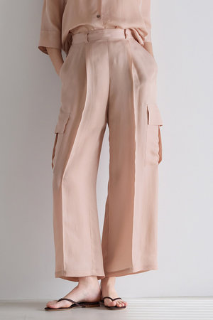 マルティニーク/martiniqueの【予約販売】シルキーキュプラカーゴパンツ(セットアップ可)