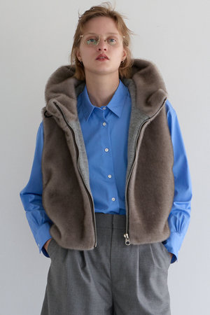 マルティニーク/martiniqueの【予約販売】【COGTHEBIGSMOKE】ORAH HOODY クロップドベスト(110800/110806)