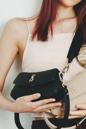 スティーブ・マデン/STEVE MADDENのBTAIGA ミニショルダーバッグ(120100/120102)