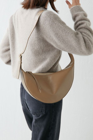 ガリャルダガランテ/GALLARDAGALANTEの【2.718】スリーククロスボディバッグ(120600/120602)