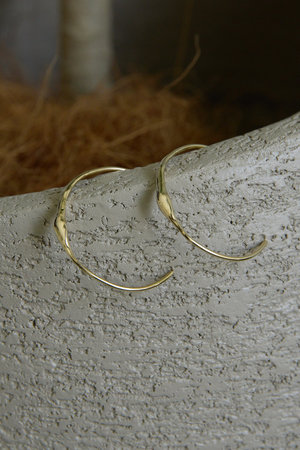 ガリャルダガランテ/GALLARDAGALANTEの【予約販売】ニュアンスフープピアス(150100/150101)