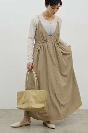 ガリャルダガランテ/GALLARDAGALANTEのディープVキャミワンピース(110500/110503)