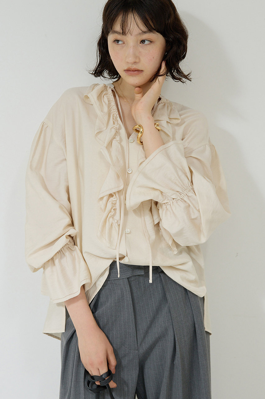 フリルブラウス