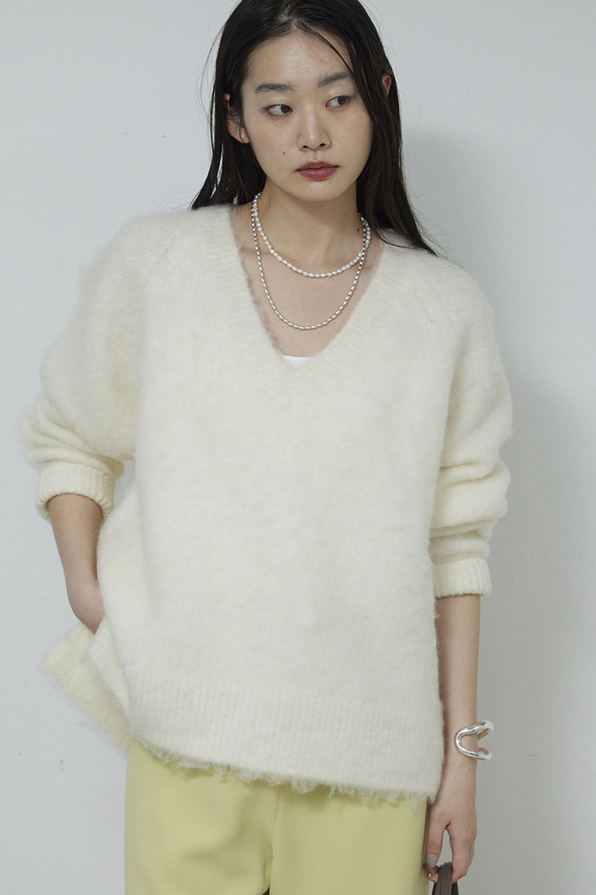 ブラッシュVネックニット