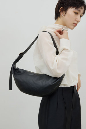 ガリャルダガランテ/GALLARDAGALANTEの【予約販売】【2.718】タッククロスボディバッグ(120100/120101)