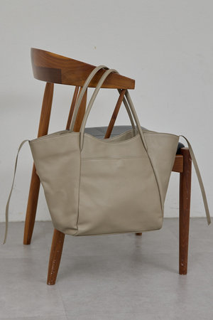 ガリャルダガランテ/GALLARDAGALANTEの【予約販売】【2.718】シュリンクレザートート(120200/120201)