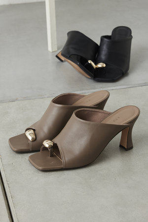 ガリャルダガランテ/GALLARDAGALANTEの【予約販売】【2.718】サムリングミュール(130200/130201)