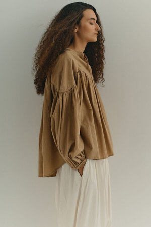 ガリャルダガランテ/GALLARDAGALANTEの【予約販売】【Dhritie】ギャザースキッパーブラウス(110400/110403)