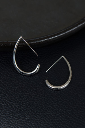 ガリャルダガランテ/GALLARDAGALANTEのステンレス カーブフープピアス