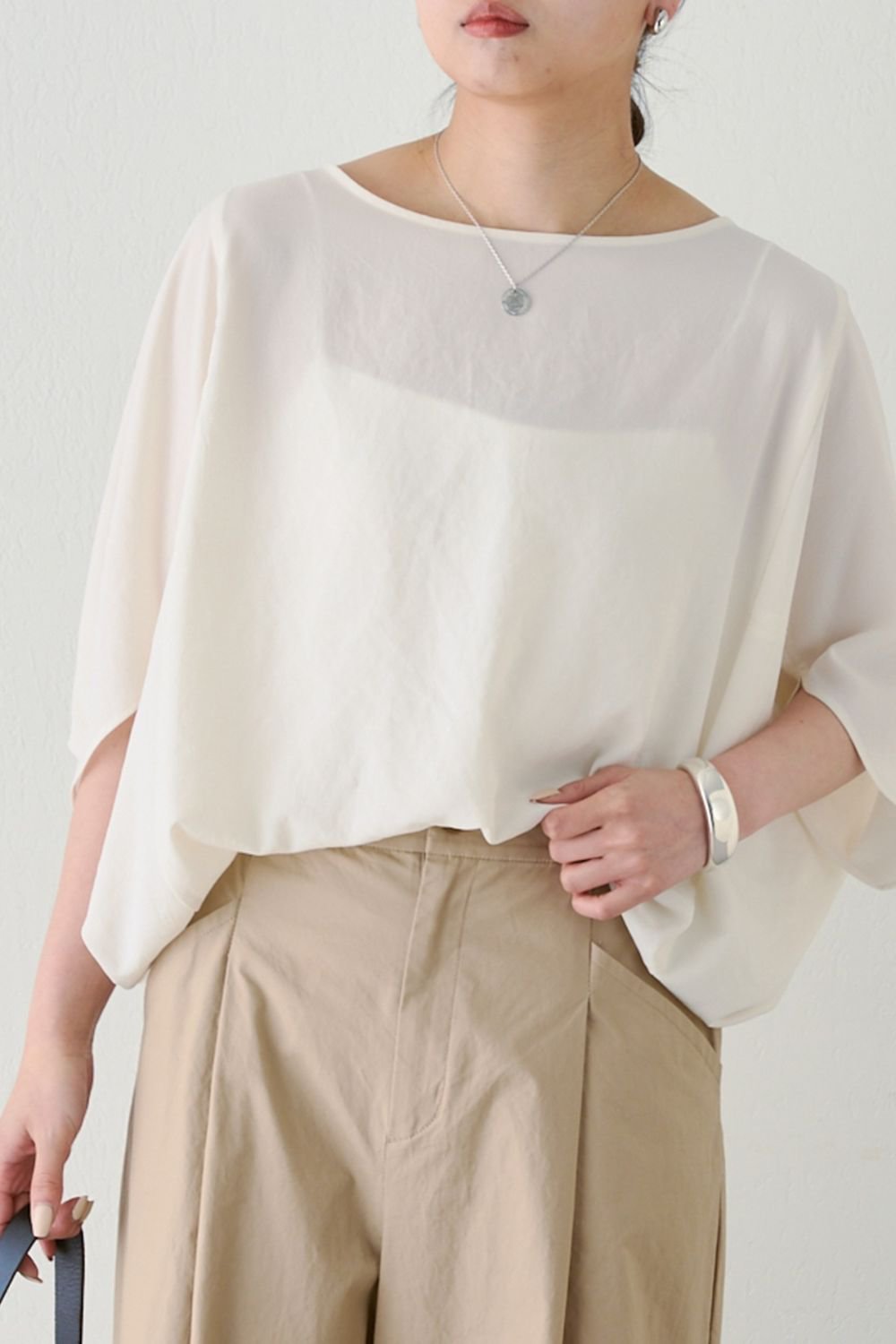 ガリャルダガランテ/GALLARDAGALANTEの【予約販売】ドルマンジャージープルオーバー(ホワイト/GGZ1061404A0002)