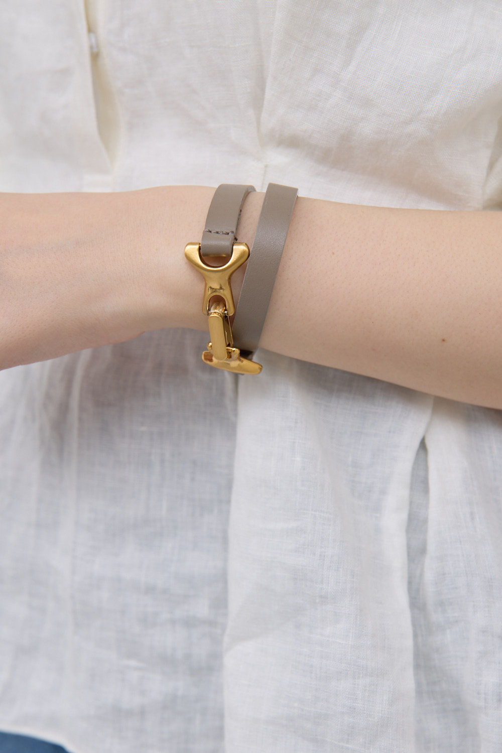 ガリャルダガランテ/GALLARDAGALANTEの【予約販売】ビットレザーブレス(グレージュ/GGZ1061311A0002)