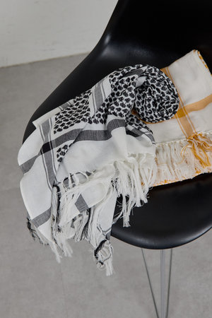 ガリャルダガランテ/GALLARDAGALANTEのコットンスクエアジャガードストール(140100/140101)