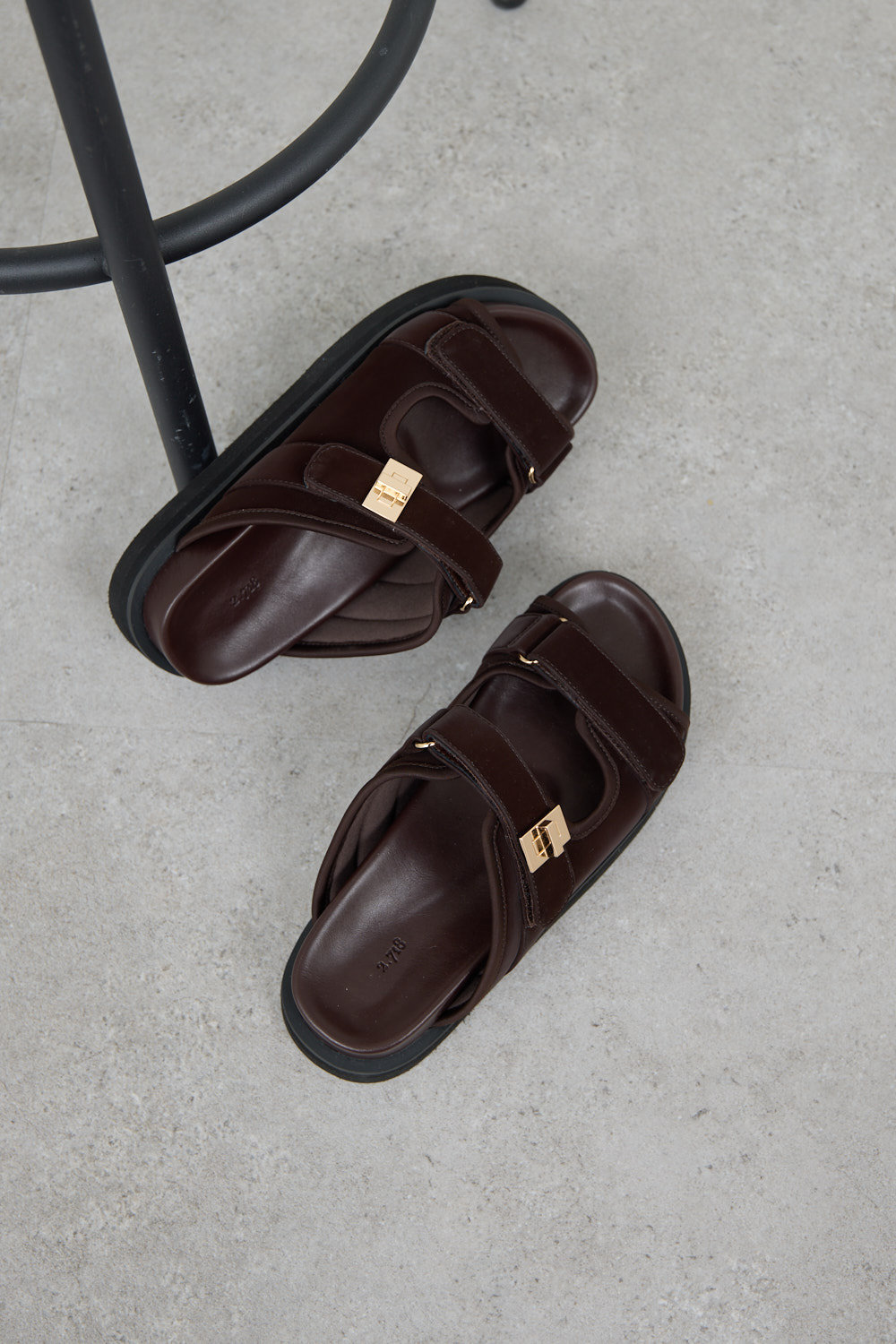 ガリャルダガランテ/GALLARDAGALANTEの【予約販売】【2.718】ダブルベルトサンダル(ダークブラウン/GGN1061313A0002)