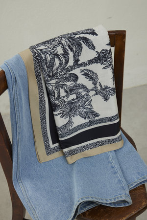 ガリャルダガランテ/GALLARDAGALANTEの【予約販売】プリントリバーシブルスカーフ