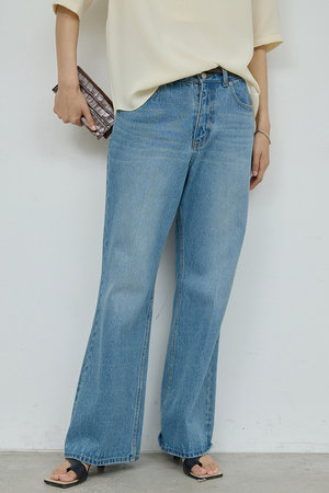 ガリャルダガランテ/GALLARDAGALANTEの【予約販売】センタークリースフレアデニム(110600/110604)