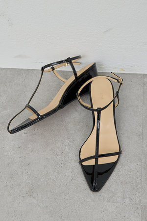 ガリャルダガランテ/GALLARDAGALANTEの【予約販売】【2.718】ナローストラップサンダル(130200/130201)