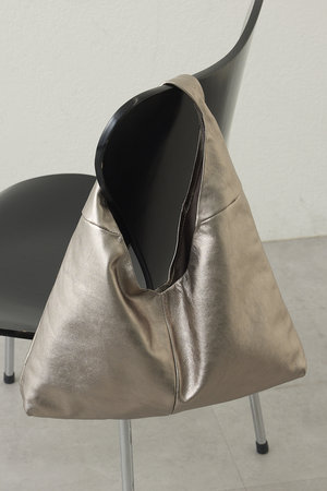 ガリャルダガランテ/GALLARDAGALANTEの【予約販売】【2.718】トライアングルBAG(120600/120602)