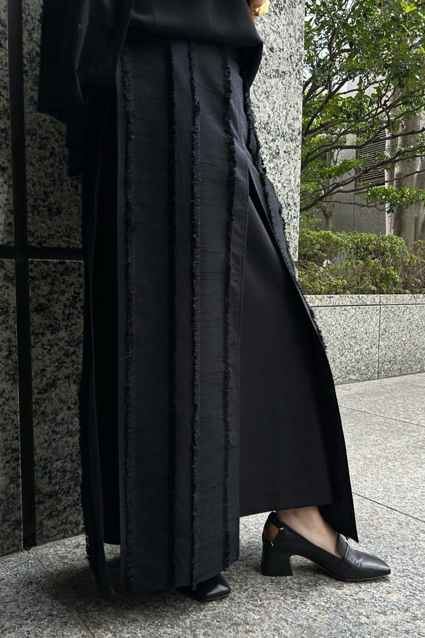 ADORE(アドーア)｜フリンジストライプジャカードスカート/ブラック の  