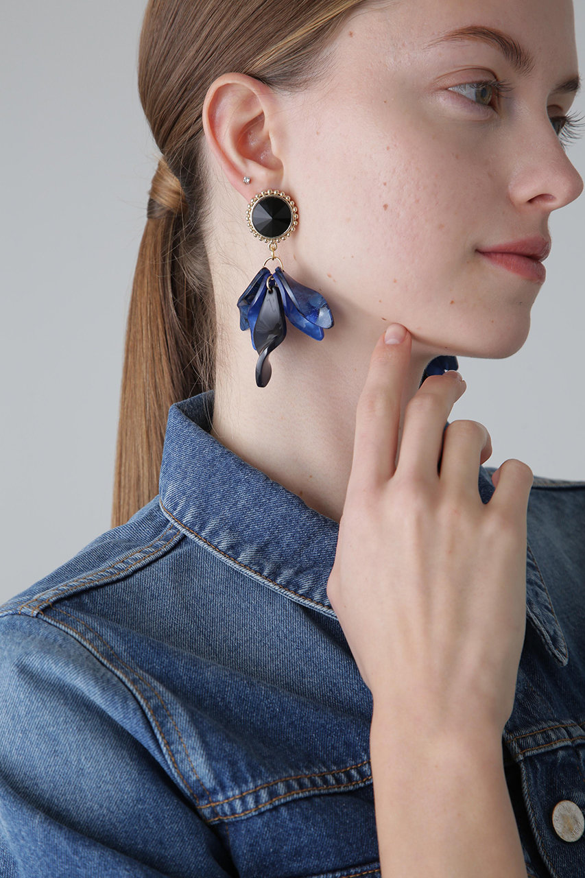 ADORE マーブルアクリルペタルイヤリング (ブルー, -) アドーア ELLE SHOP ADORE マーブルアクリルペタルイヤリング (ブルー, -) アドーア ELLE SHOP