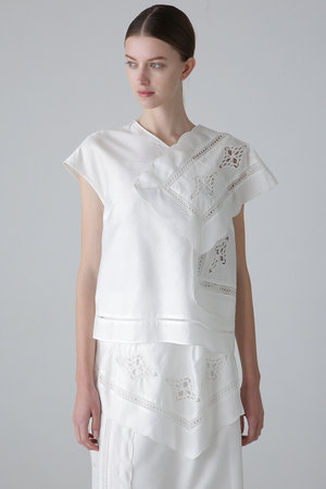 アドーア/ADOREの◆ハンカチーフエンブロイダリーブラウス(110400/110402)