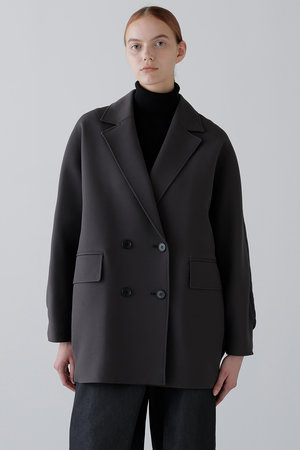 新品タグ付き ADORE 24SS ノーカラージャケット 黒 定価69300円 ライトリバーケープ付きノーカラージャケット （テーラード