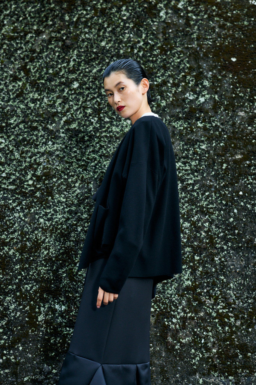 ENFOLD(エンフォルド)｜ノーカラーカーディガン/ブラック の通販