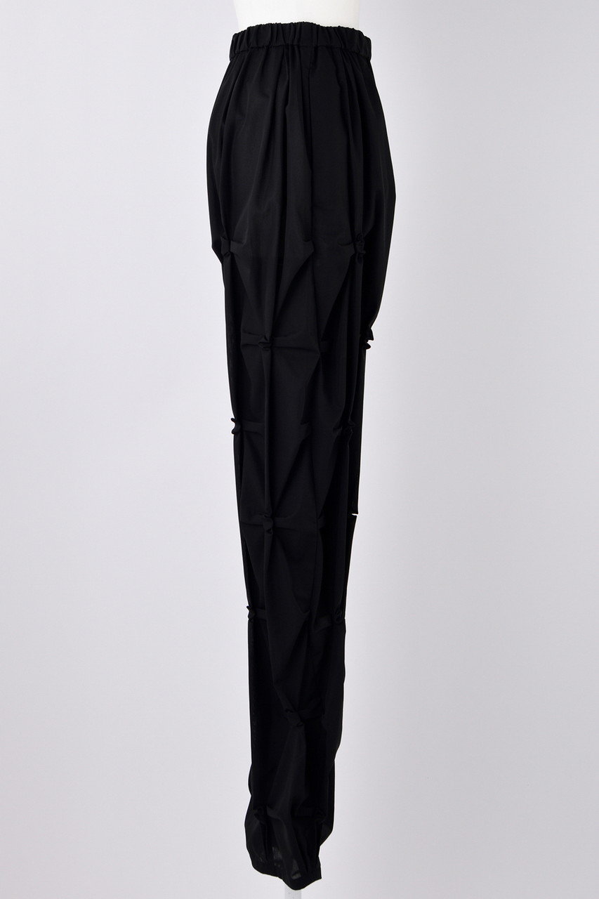 ENFOLD(エンフォルド)｜DIAMOND-TUCK PANTS/パンツ/ブラック の通販