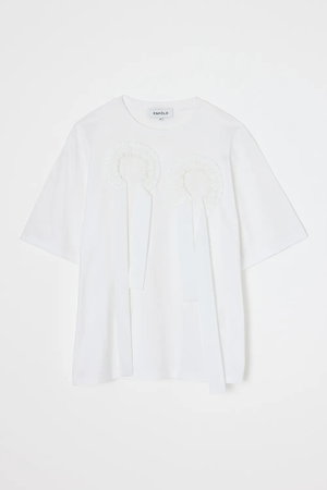 エンフォルド/ENFOLDの【3/20 12:00販売開始】FRILL EMBLEM T-SHIRT(110100/110102)