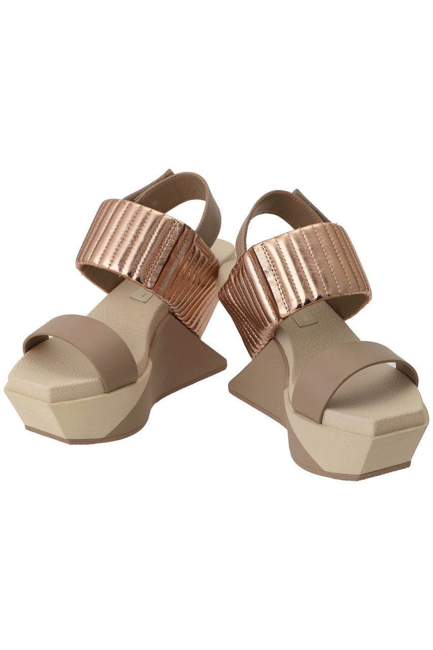 UNITED NUDE(ユナイテッド ヌード)｜Delta Wedge Puffier/ブラック の